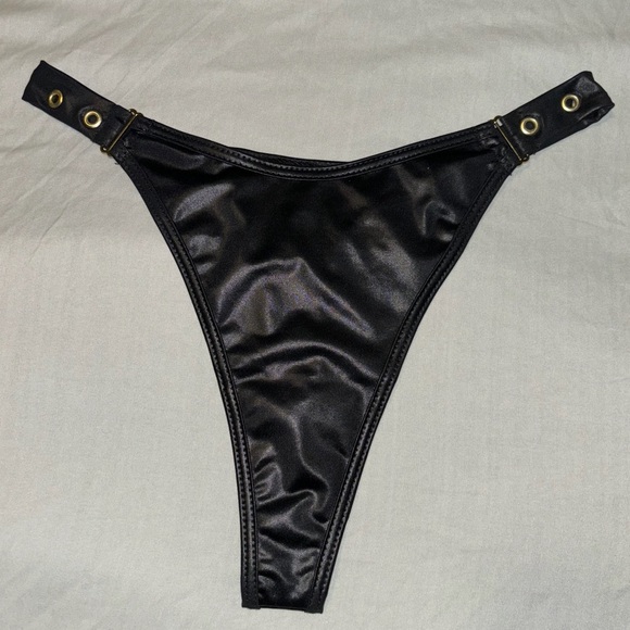 YANDY- Black matching faux leather crop top and panty - Picture 6 of 8